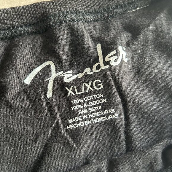 2000s Fender Guitar Tee ALT ASO Lilly Truscott Hannah Montana - Picture 4 of 6